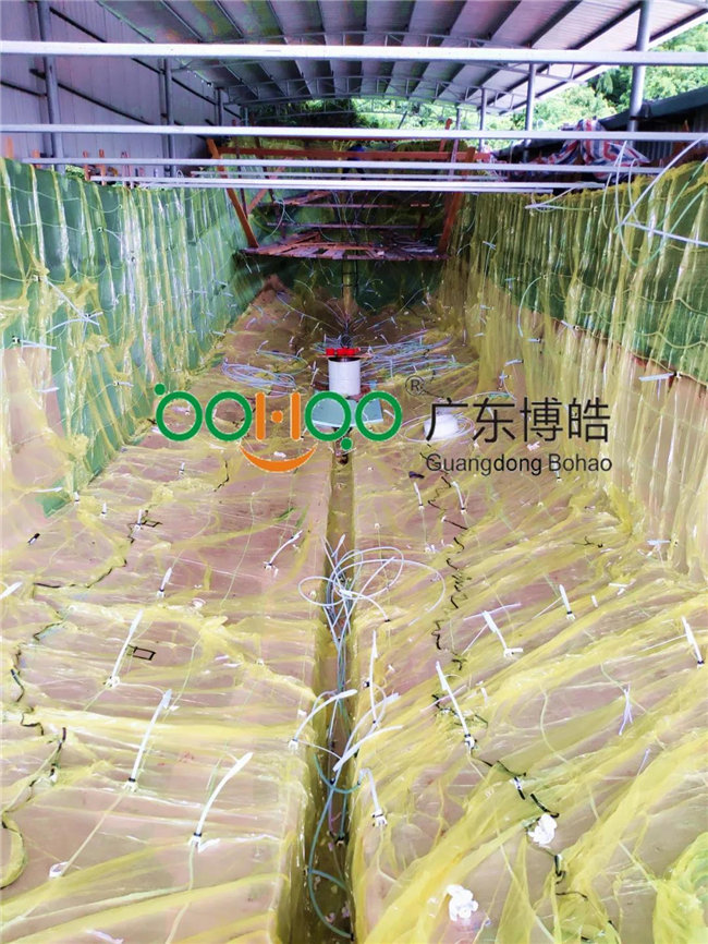 啟動(dòng)真空設(shè)備，抽取體系中空氣，直至真空狀態(tài)
